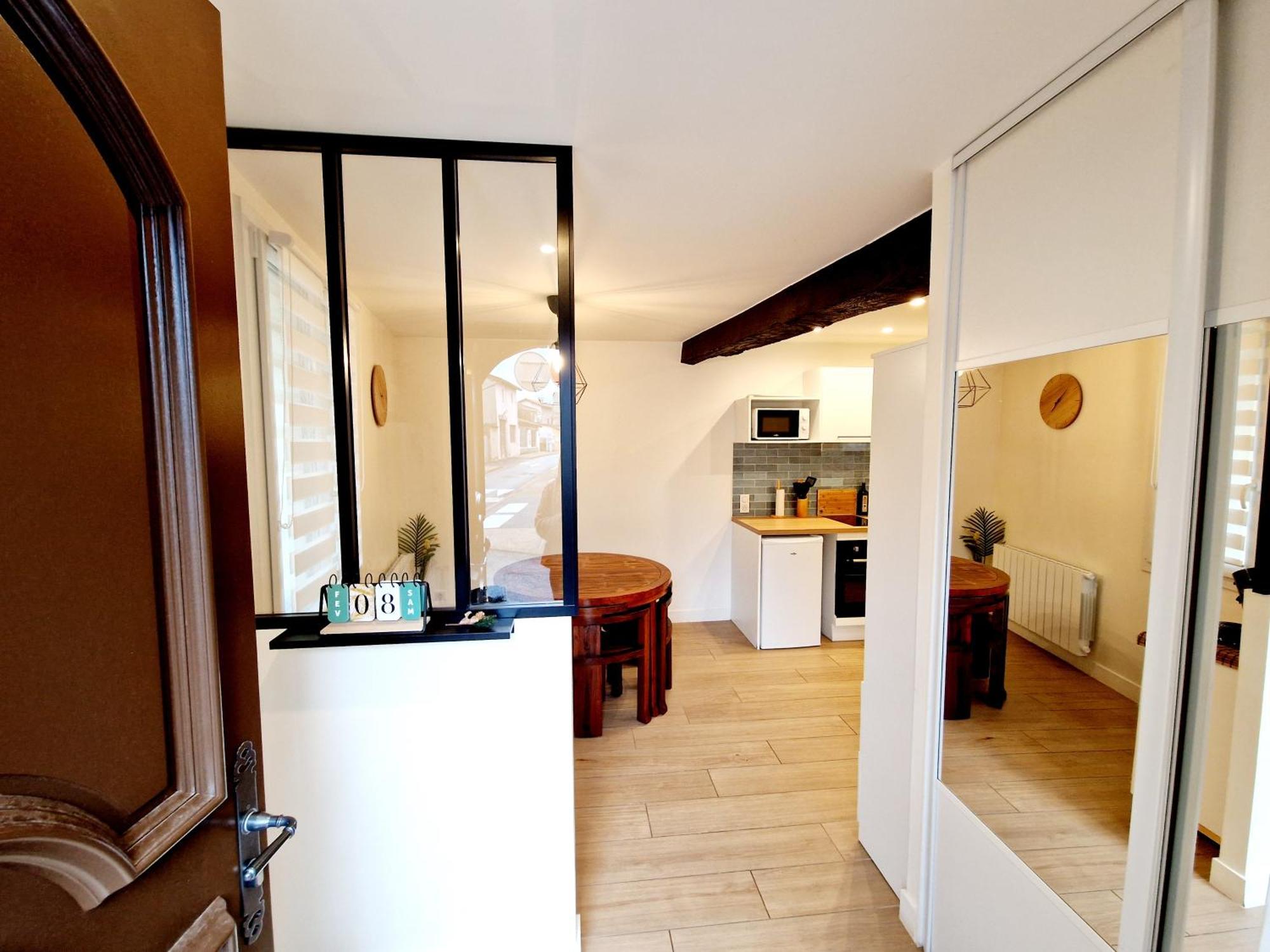 Studio Entierement Equipe Cailloux-sur-Fontaines エクステリア 写真